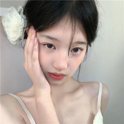 白莲花度假村第一季